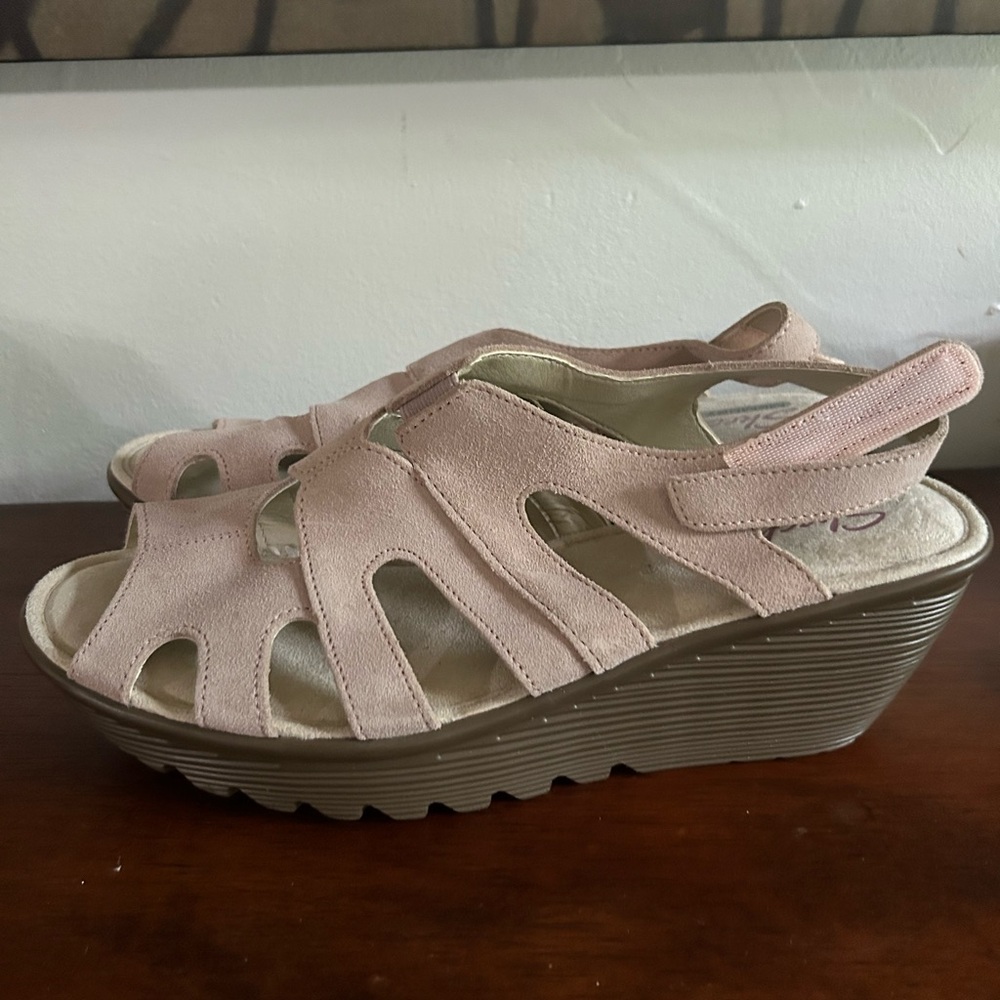Sketchers Parallel Stylin Wedge Suede Comfort Sandals